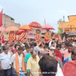 डुमरिया बुजुर्ग में पुरानी परंपरा के अनुसार घुड़दौड़, गाजे बाजे और एकजुट हो भव्य रूप से किया गया कलश विसर्जन