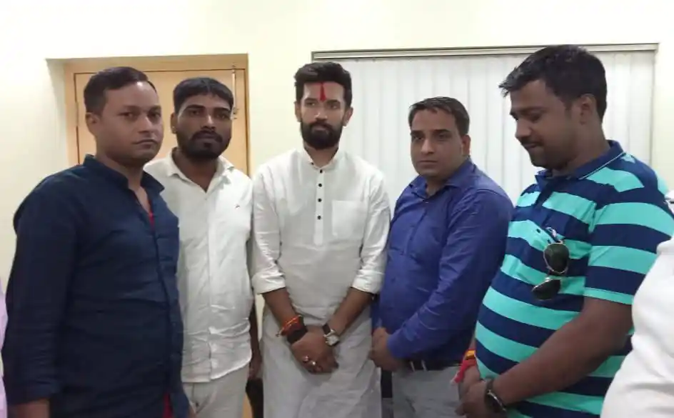 अलौली से चिराग के ‘विश्वासपात्र’ गौतम पासवान की एंट्री तय! 1 IMG 20251012 WA0000