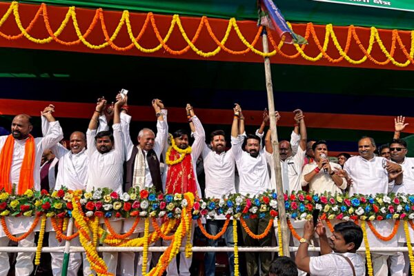गोगरी में उमड़ा जनसैलाब — चिराग पासवान बोले, “परबत्ता में विकास की नई उड़ान भरेंगे बाबूलाल शौर्य” IMG 20251022 WA0050 1