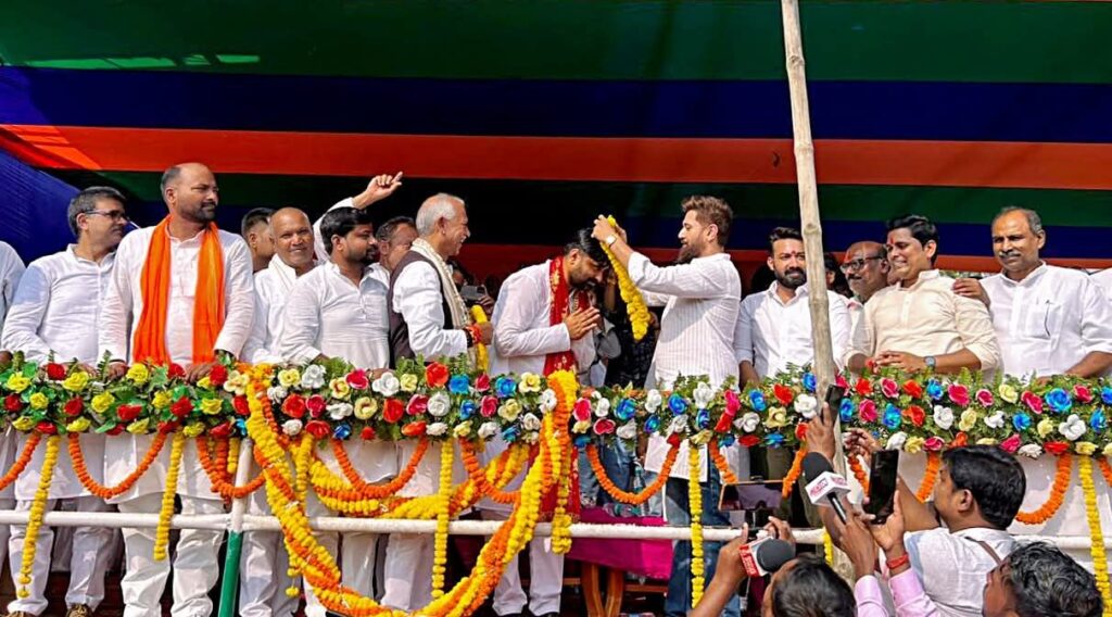 गोगरी में उमड़ा जनसैलाब — चिराग पासवान बोले, “परबत्ता में विकास की नई उड़ान भरेंगे बाबूलाल शौर्य” 6 img 20251022 wa00481093923484237316741