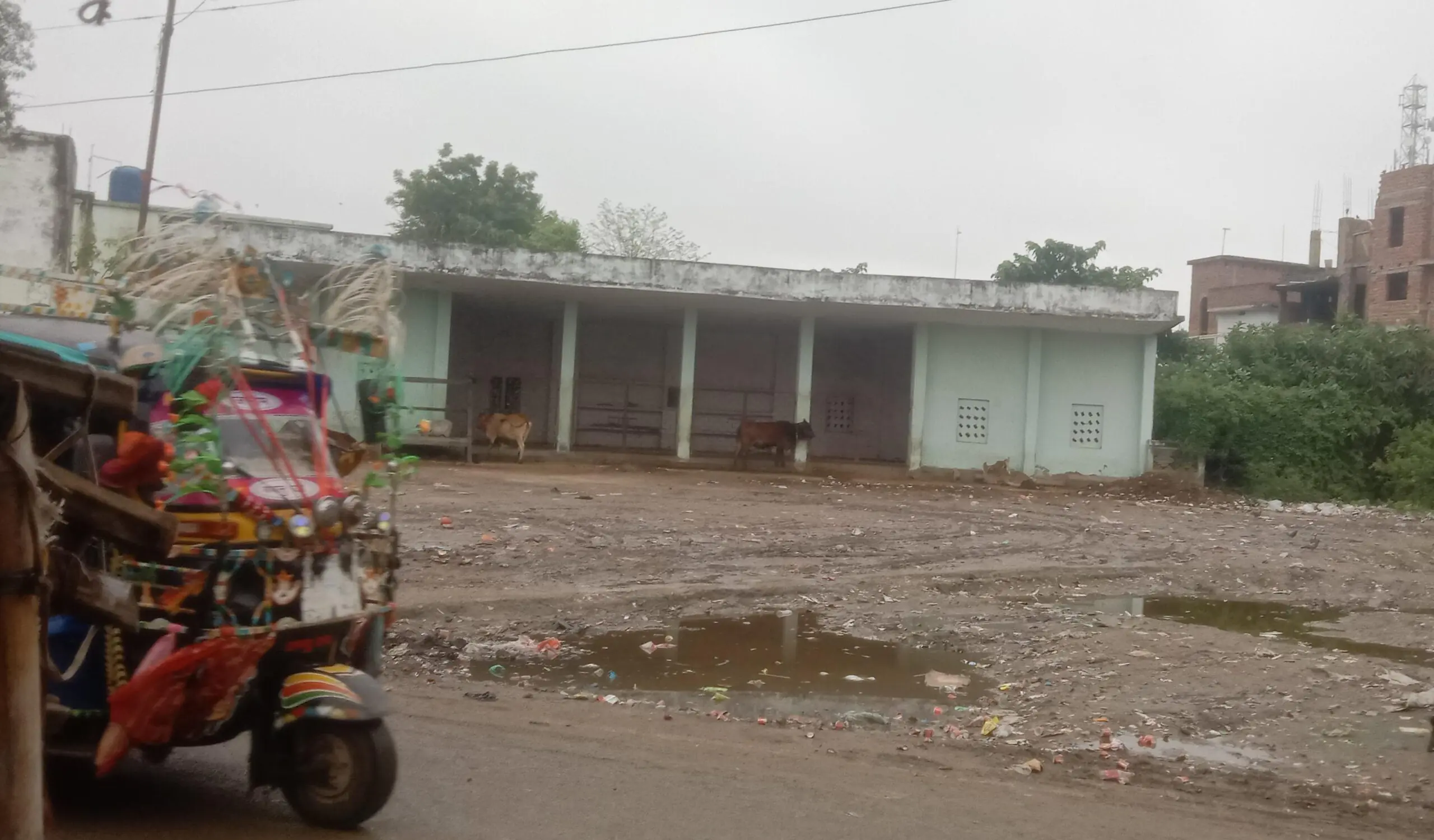 अगुवानी बस स्टैंड बना तालाब: जलजमाव, दलदल और अव्यवस्था से यात्रियों का बुरा हाल 1 IMG 20251102 WA0019 scaled