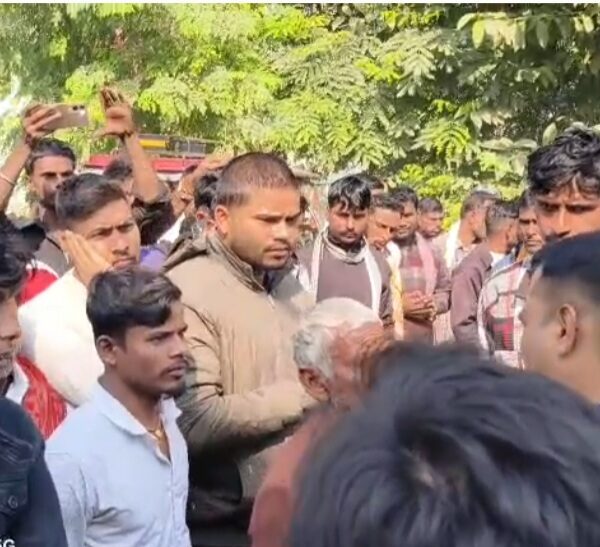 Naugachia road accident – टाटा टियागो ने ली&hellip;