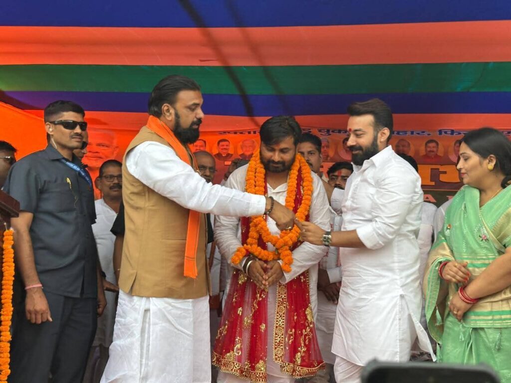 मेहदीपुर में गूंजा सम्राट चौधरी का बिगुल - कहा, विकास हमारा, श्रेय लूट रहे हैं महागठबंधन! 4 img 20251102 wa00086983020871721387134