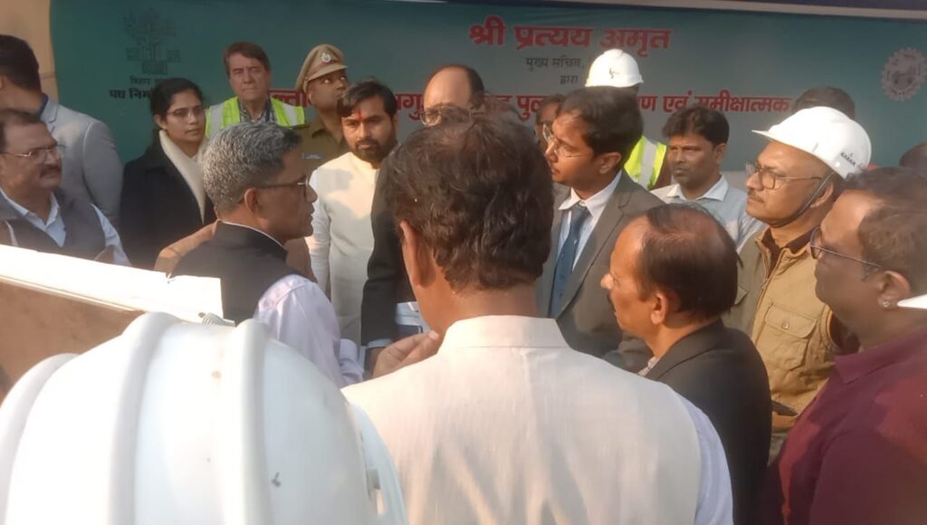 अगुवानी–सुल्तानगंज महासेतु का निरीक्षण, विकास के एजेंडे पर भी लगी मुहर 5 img 20251213 wa0044523595256812118016