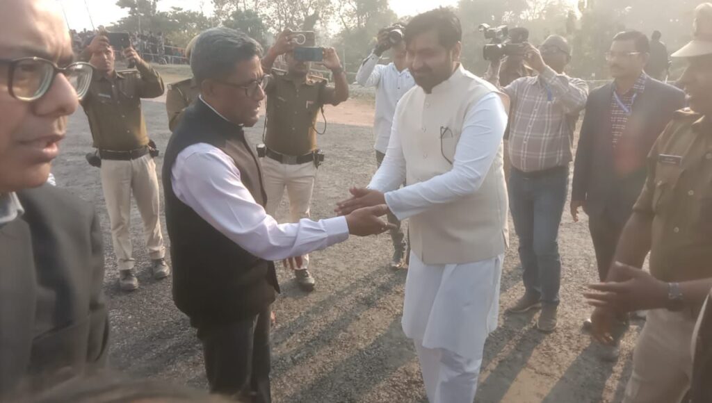 अगुवानी–सुल्तानगंज महासेतु का निरीक्षण, विकास के एजेंडे पर भी लगी मुहर 8 img 20251213 wa00457891253609602252794