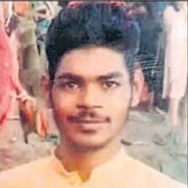 पेड़ से लटका मिला युवक का शव, हत्या&hellip;