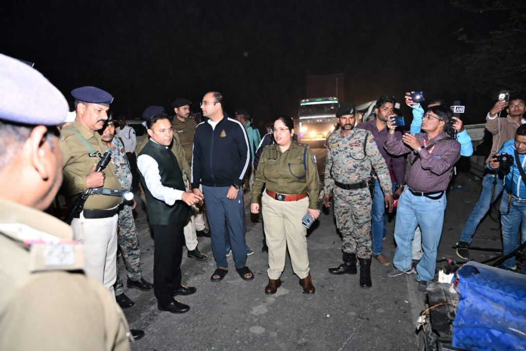 दयालपुर फ्लाईओवर पर मौत का मंजर 3 img 20260224 wa00641320201544879286029