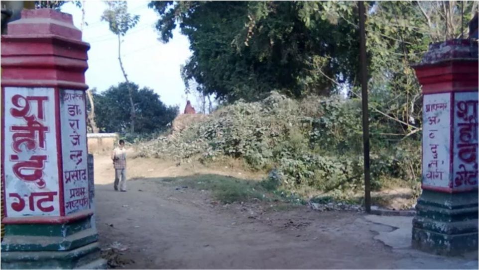 विरासत की कराह - क्या मिट जाएगा डॉ. राजेंद्र प्रसाद की लाठियों का गवाह ‘शहीद गेट’, बिहपुर ? 2 screenshot 20260323 100807 chrome4523856832844778935