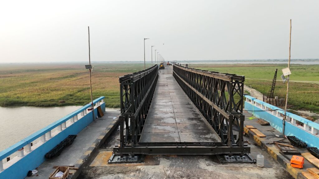 विक्रमशिला सेतु पर बेली ब्रिज निर्माण ने पकड़ी रफ्तार, 170 फीट तक बिछाई गई लोहे की चादर 2 Vikramshila setu
