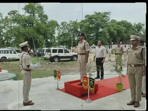 नवगछिया SDPO कार्यालय का IG ने किया वार्षिक निरीक्षण, गार्ड ऑफ ऑनर के बीच अपराध नियंत्रण पर दिए सख्त निर्देश 1 666bb458 a1c9 46bf b59c 49fdb08a12b0 1785425803947 jpg 75