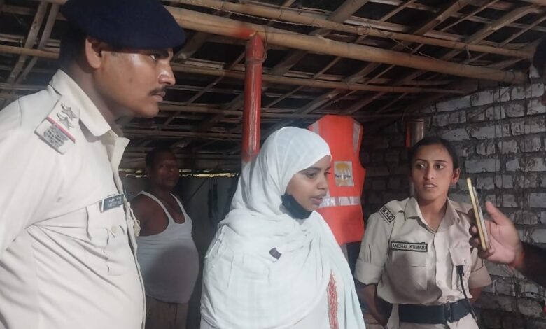 नवगछिया: विक्रमशिला सेतु से गंगा में छलांग लगाने जा रही युवती को पुलिस ने बचाया, बड़ी अनहोनी टली 1 IMG 20260803 WA0000