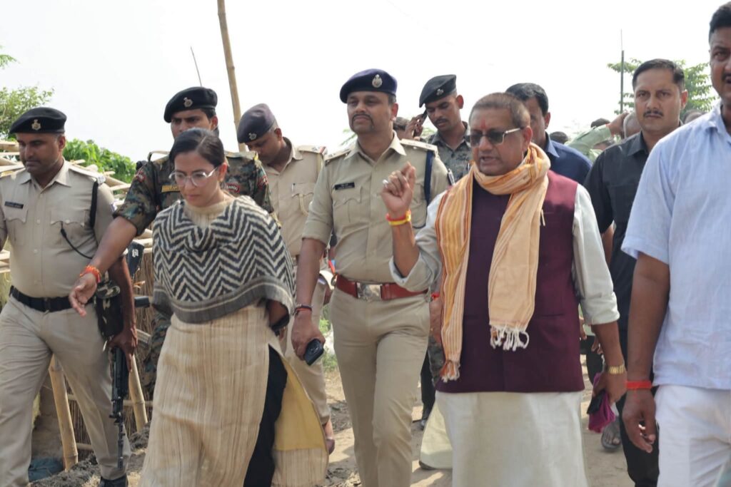 गंगा ने बदली धारा, राघोपुर पर बढ़ा बड़ा खतरा! मंत्री बोले- नदी नया रास्ता खोज रही, लेकिन हम हारे नहीं 2 fb img 17880102977346567301564595776411