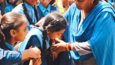 बिहारी कन्या मध्य विद्यालय में मना सुरक्षित शनिवार, छात्राओं ने किया मॉक ड्रिल 3 IMG 20260912 WA0054