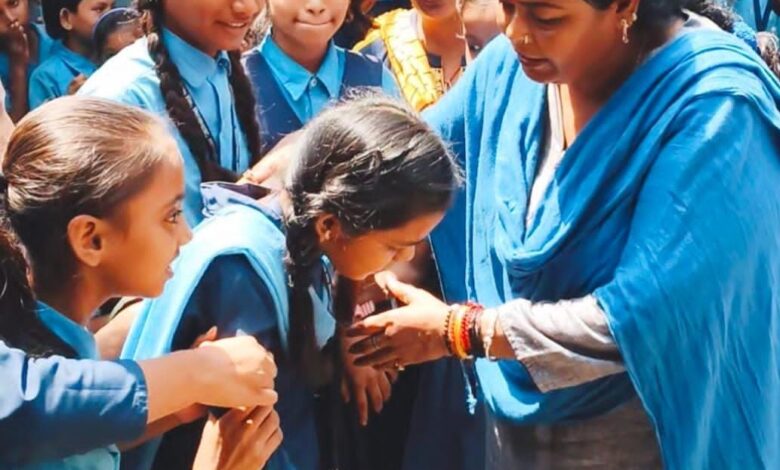 बिहारी कन्या मध्य विद्यालय में मना सुरक्षित शनिवार, छात्राओं ने किया मॉक ड्रिल 1 IMG 20260912 WA0054