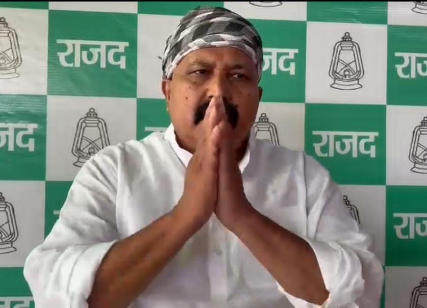 नाथनगर में बाढ़ प्रभावित इलाकों का जेड हसन ने किया दौरा, GR राशि और स्वास्थ्य सुविधाओं को लेकर उठाए सवाल 2 img 20260916 wa00516484350443826281991