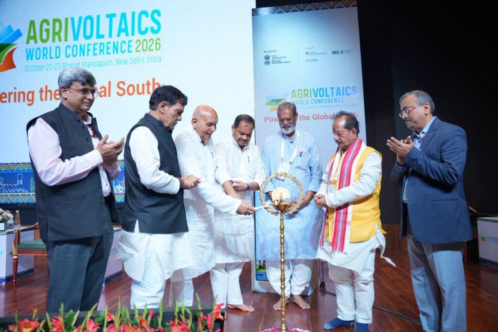 एग्रीवोल्टिक्स विश्व सम्मेलन में शामिल हुए बिहार के ऊर्जा मंत्री, खेती के साथ सौर बिजली उत्पादन पर हुई चर्चा 2 FB IMG 1792719804723